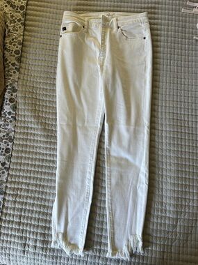 KanCan White Skinny Jeans with Frayed Hem